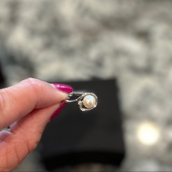 NEW Riddle’s Jewelry Pearl with Swirl and Diamond Ring - Picture 2 of 4